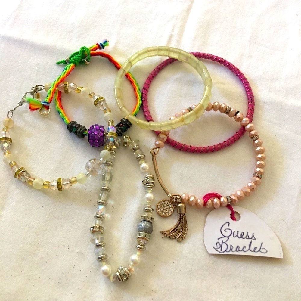 Girls/Kids 16 pieces assorted jewelry lot. All wearable, fun to play dress up.